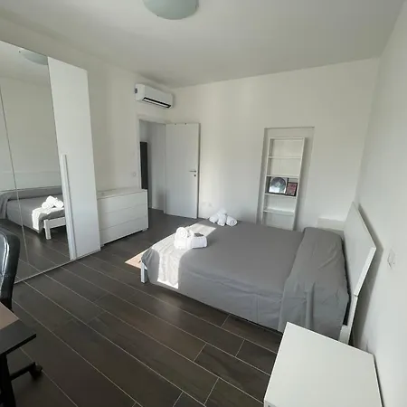 Mentana House Апартаменти Сієна