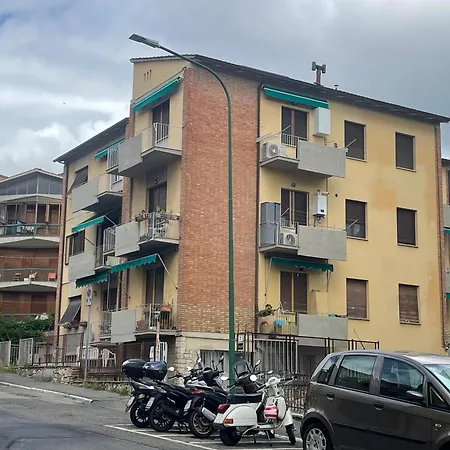 Mentana House Апартаменти